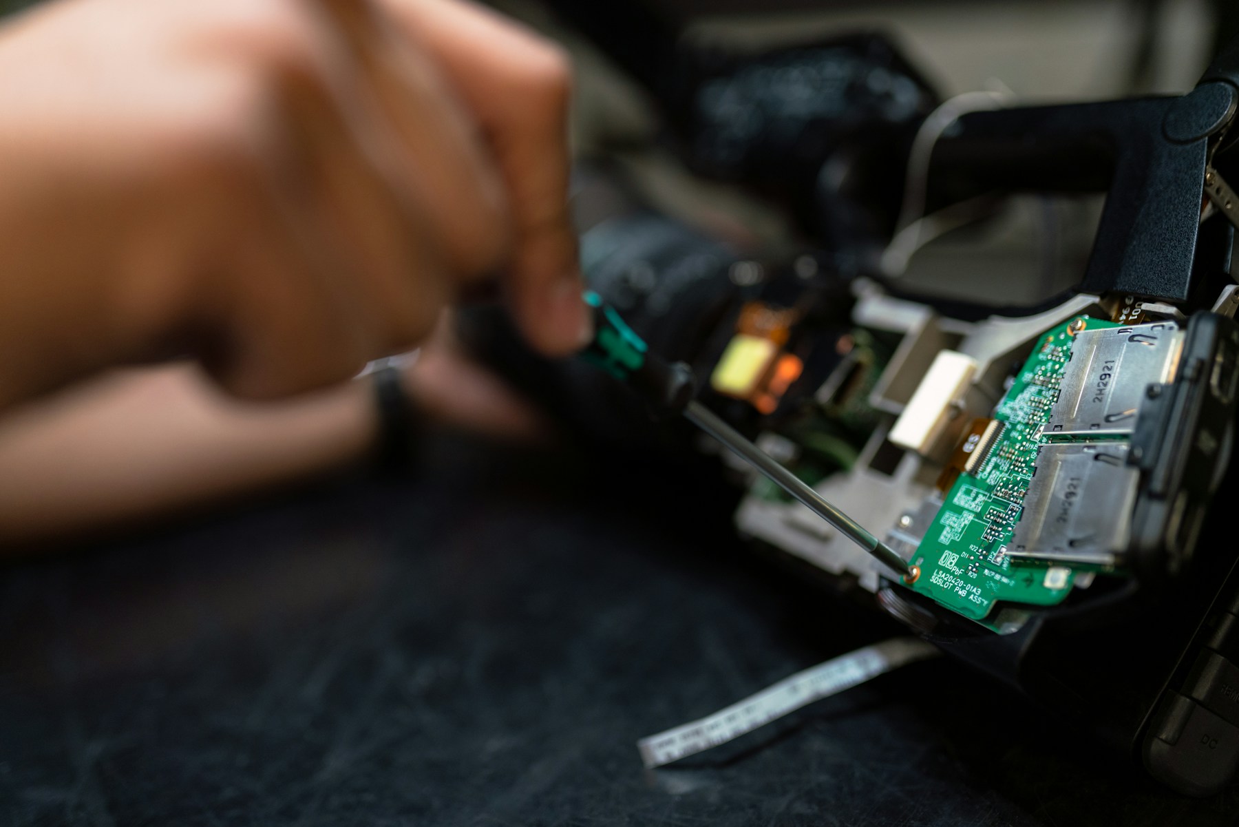 Smartiotive engineering studio for intelligent connected products